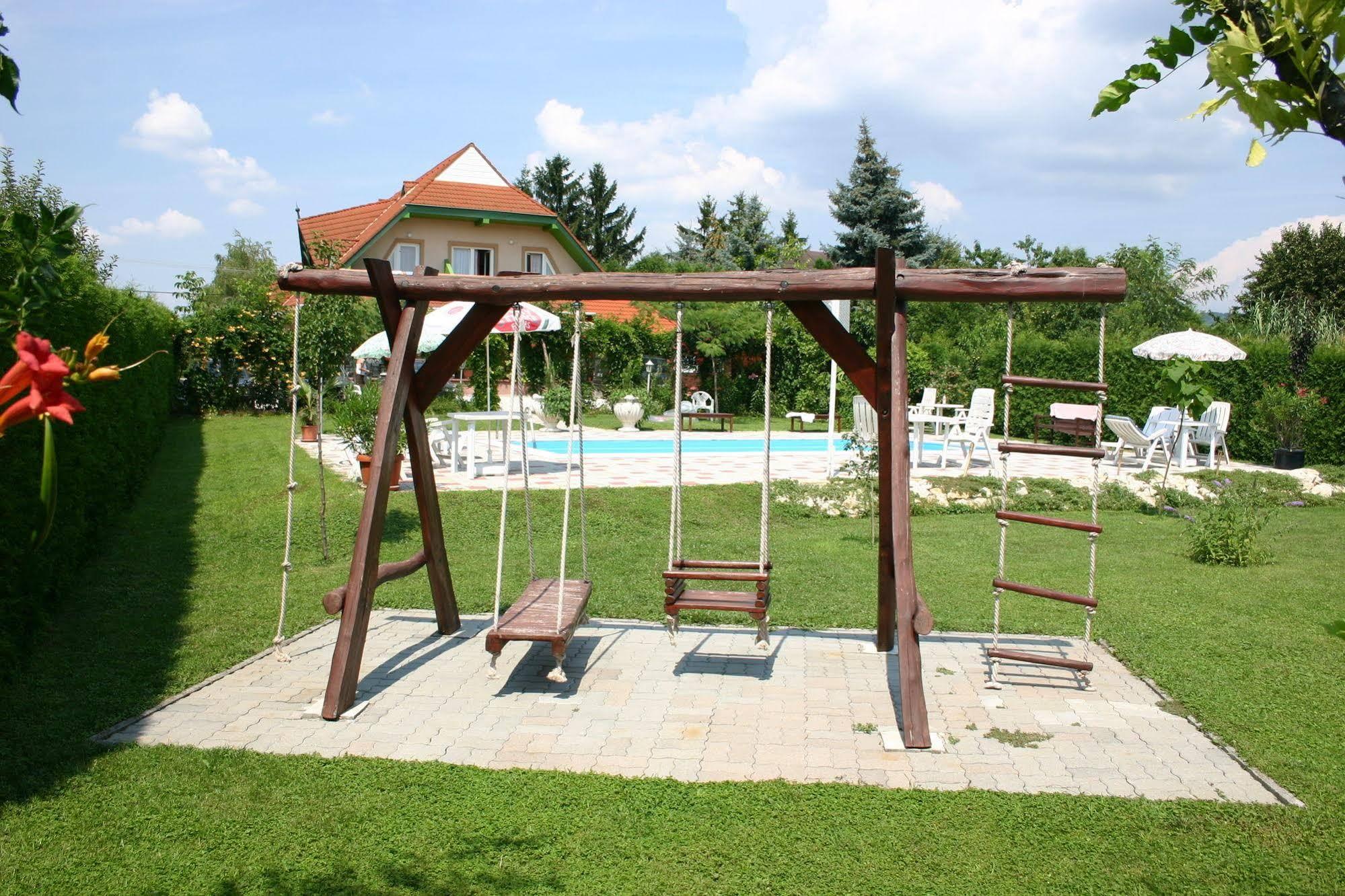 Lorelei Pension Adults Only Gyenesdiás Eksteriør billede