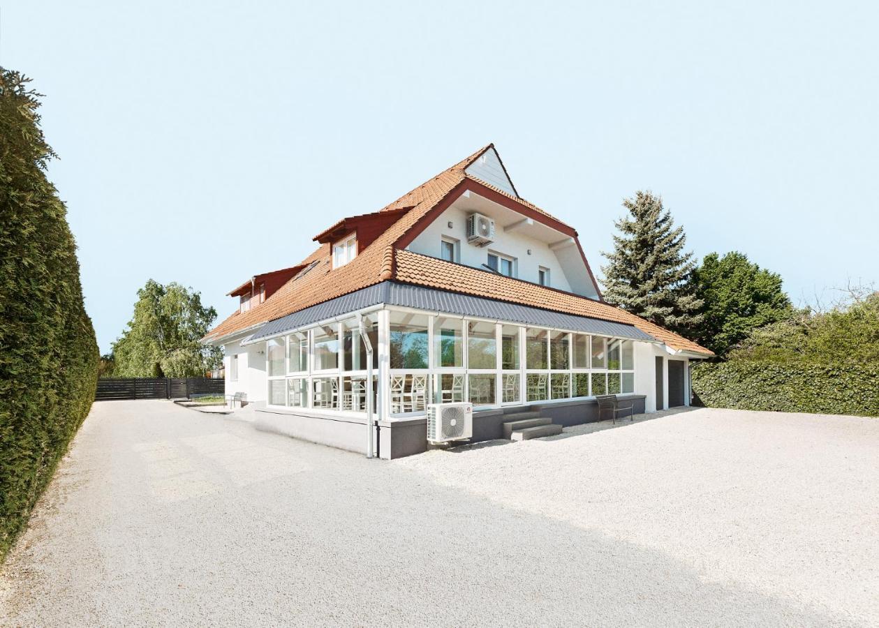 Lorelei Pension Adults Only Gyenesdiás Eksteriør billede