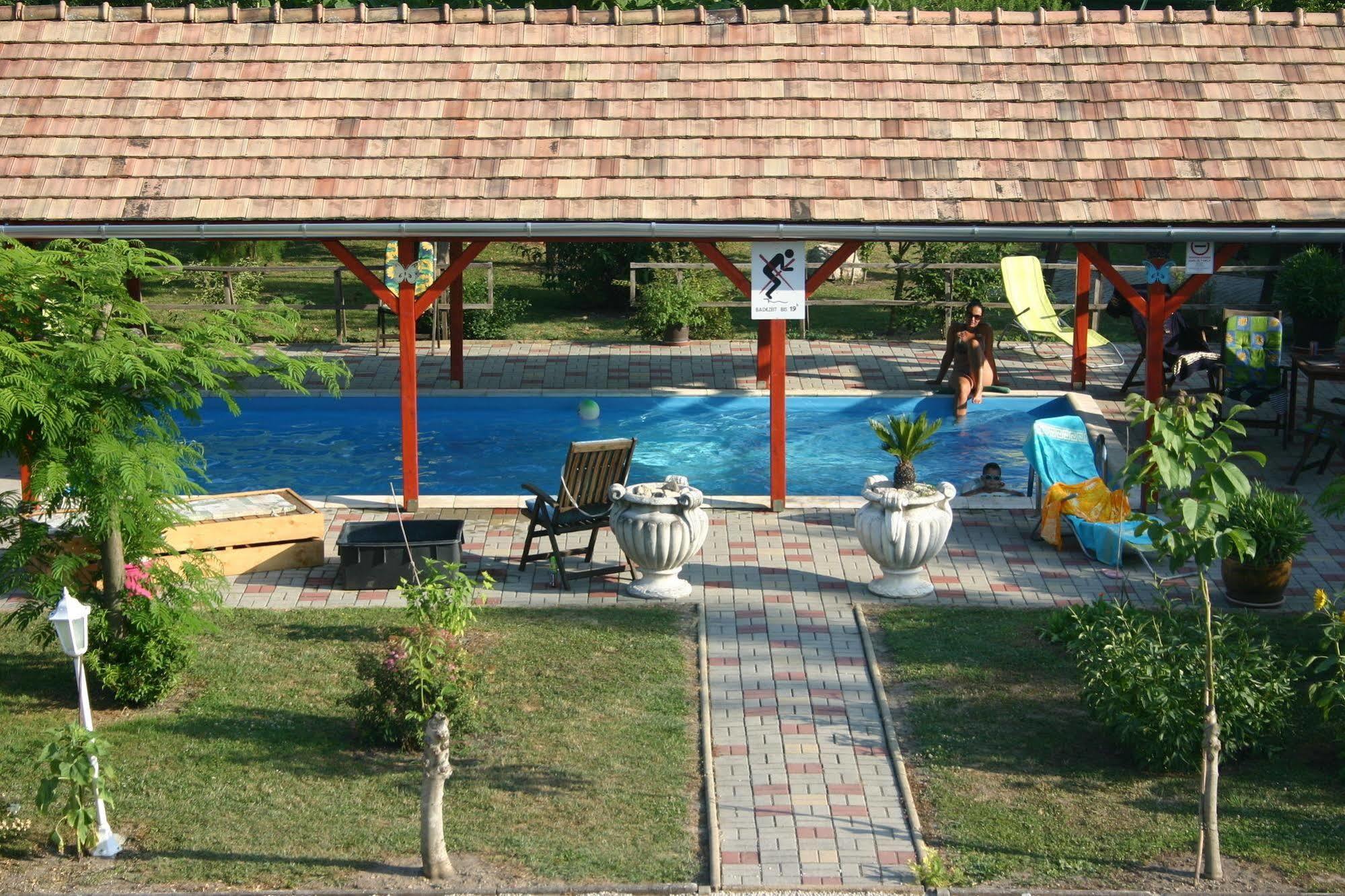 Lorelei Pension Adults Only Gyenesdiás Eksteriør billede