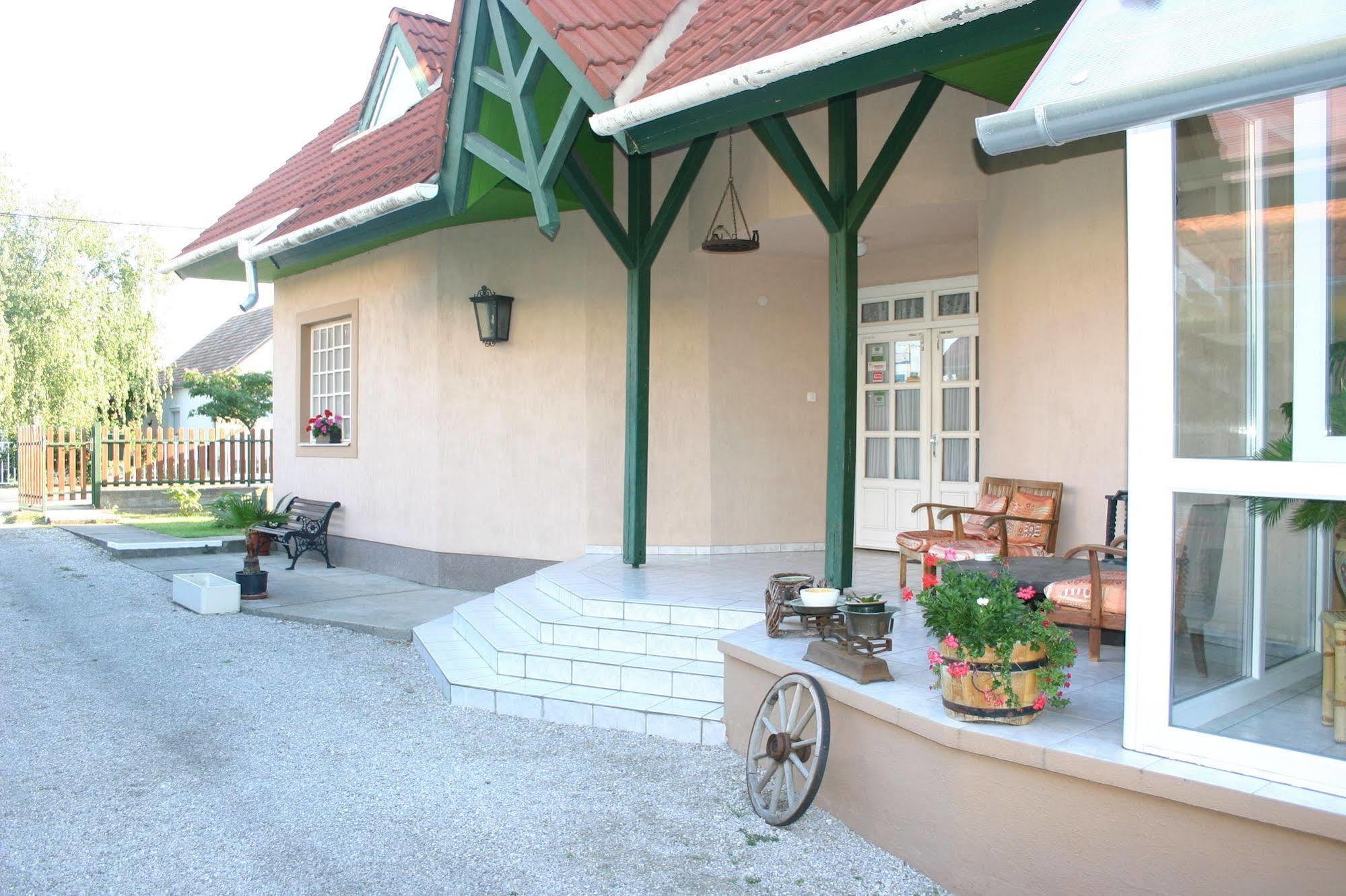 Lorelei Pension Adults Only Gyenesdiás Eksteriør billede
